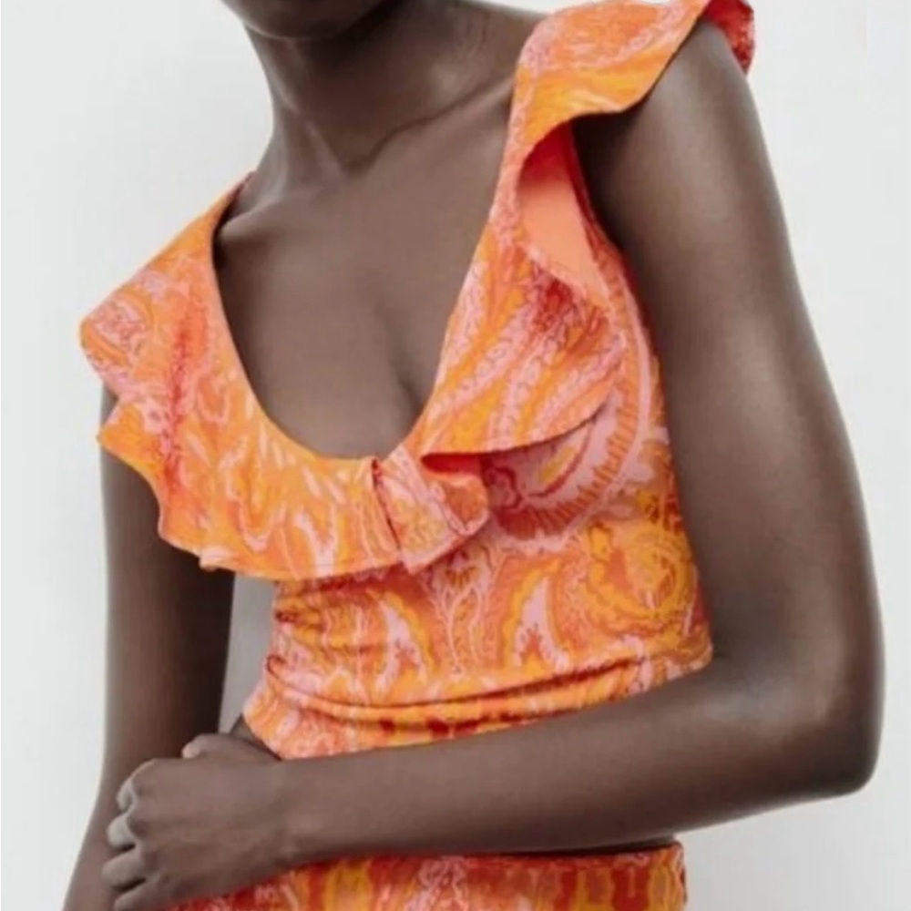 Zara Barbiecore Jacquard Orange and Pink Paisley Sleeveless Top - size Medium